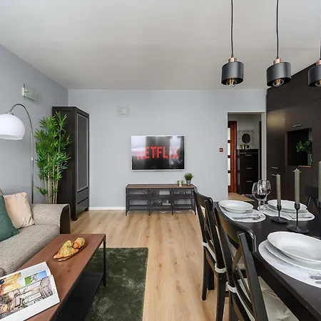 Flat Near Old Town Apartment *