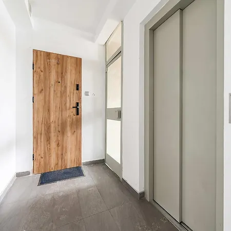 Flat Near Old Town Apartment *
