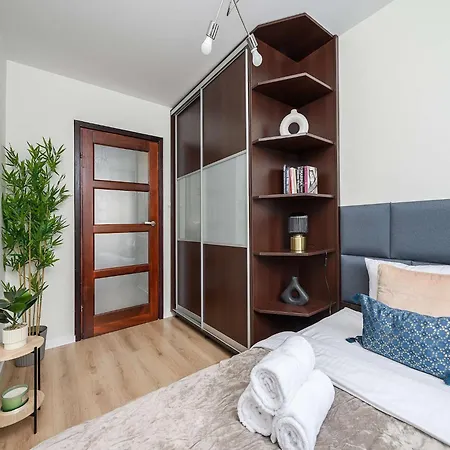 Flat Near Old Town Apartman